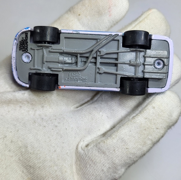 Nascar lot of 5 1:64 scale - Picture 10 of 14